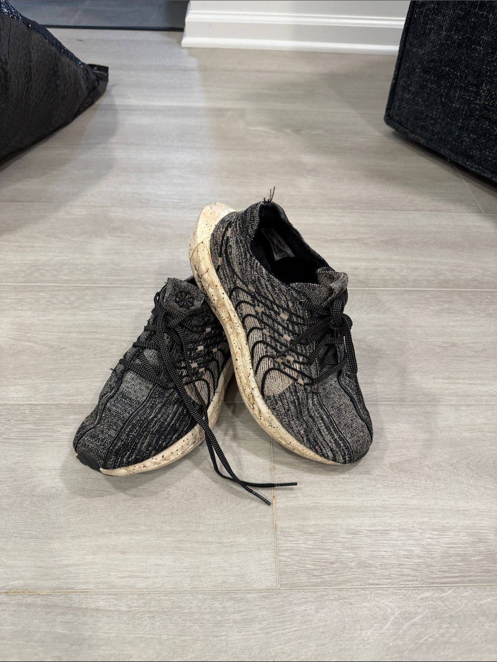 Women's Black Knit Athletic Sneakers Nike sneakers size 9.5